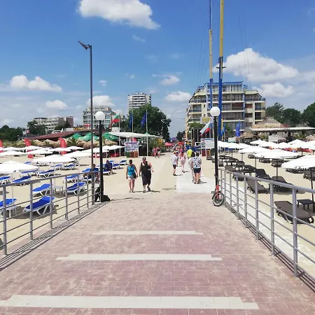 Charis Cozy One Bed Apart At Sunny Beach شقة